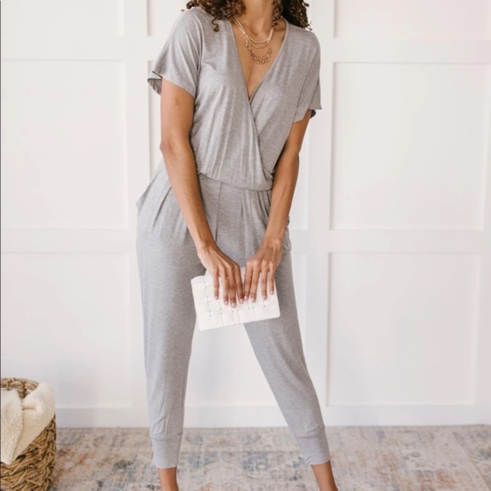 ALREADY READY JUMPSUIT IN GREY